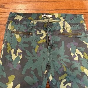 CAbi Camo Clover Jeans Size 6